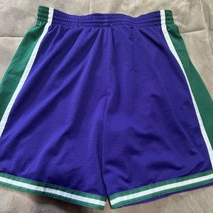 Milwaukee Bucks NBA Nike Team Shorts
